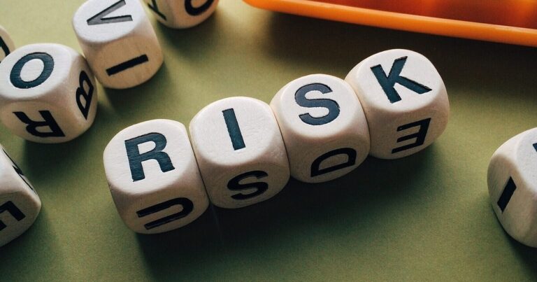 risk-1945683_1280.jpg