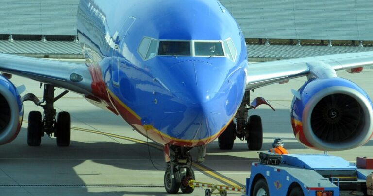 airplane-422275_1280.jpg