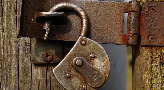 Falhas com CVSS de 9.8 e 9.4 são corrigidas pela